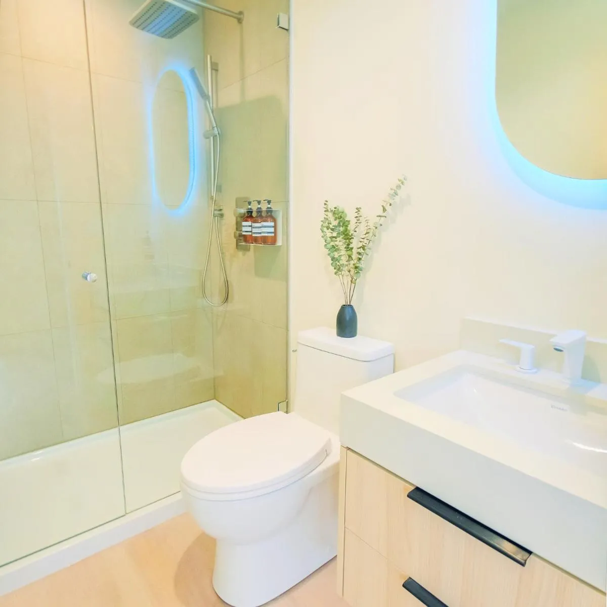 Image 3 of Newly Renovated 1 Bedroom Condo in Japantown! Near Gastown & Railtown!