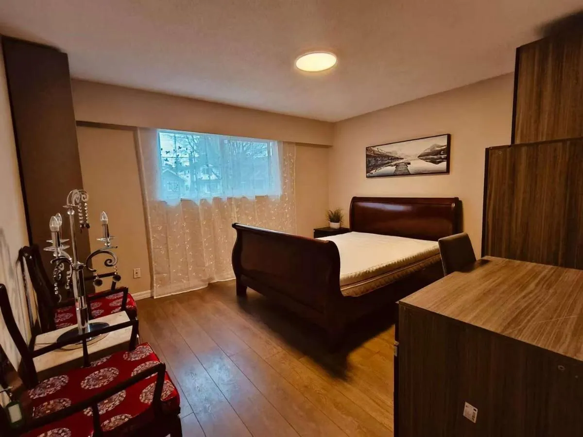 Image 5 of Oak Park House in Vancouver
