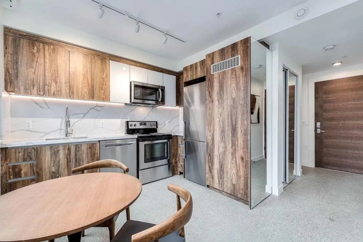 Image 1 of Premium Downtown Vancouver Apartment – Modern & Central Stay