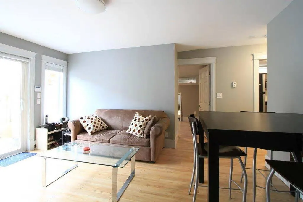 Image 1 of QE Park Garden suite 3BR 1.5Ba