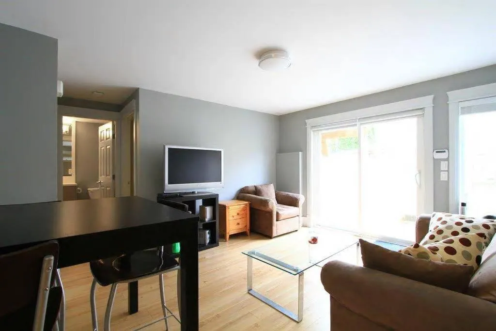 Image of QE Park Garden suite 3BR 1.5Ba