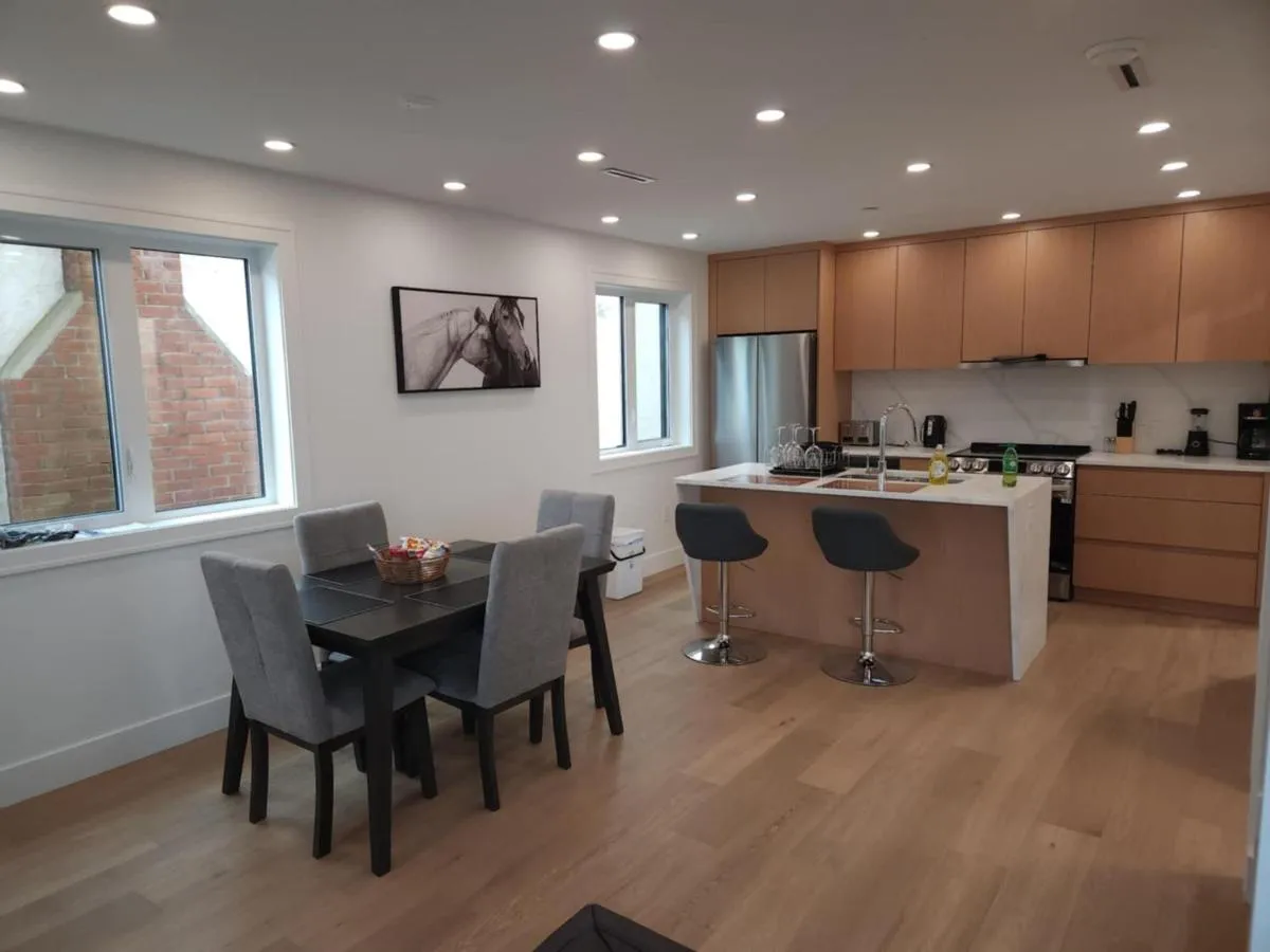 Image 1 of Signature Luxe Top-Floor Townhouse 2BR, 3BA with Stunning Views