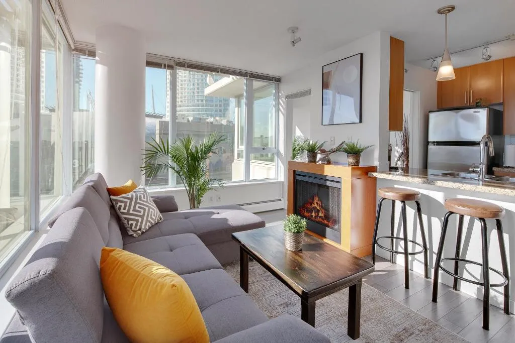 Image of Stylish 2BD Condo in Downtown with Marina View