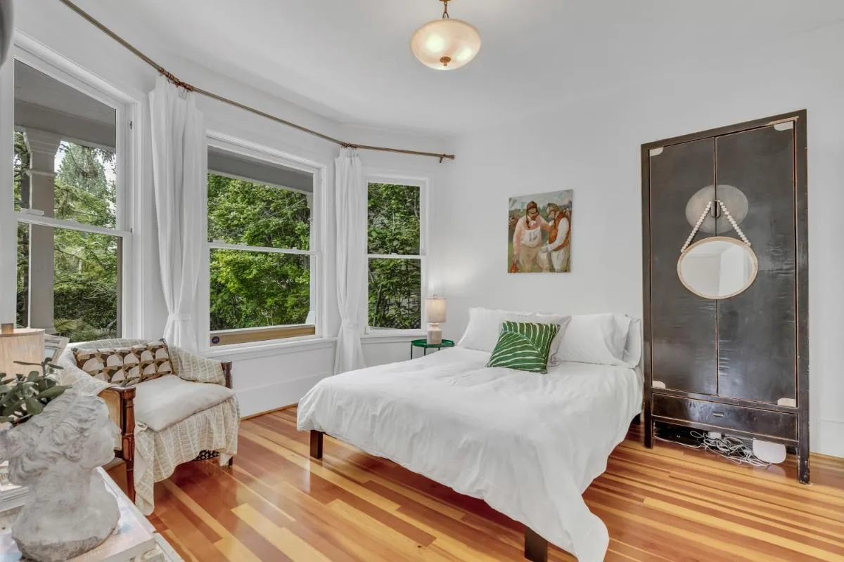 Image 6 of The Queen Elizabeth Park Home