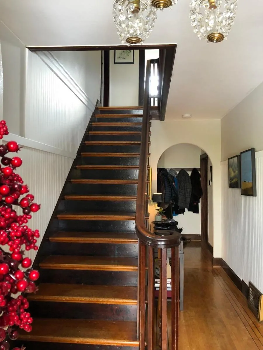 Image 4 of Vancouver Villa
