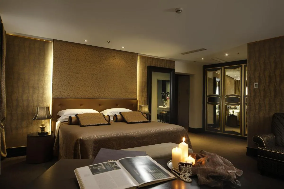 Image 6 of Aqua Palace