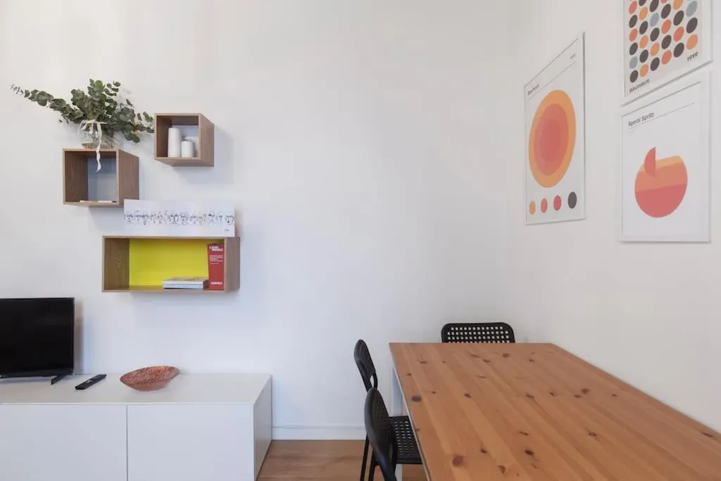 Image 4 of Bauhaus Venice Apartment