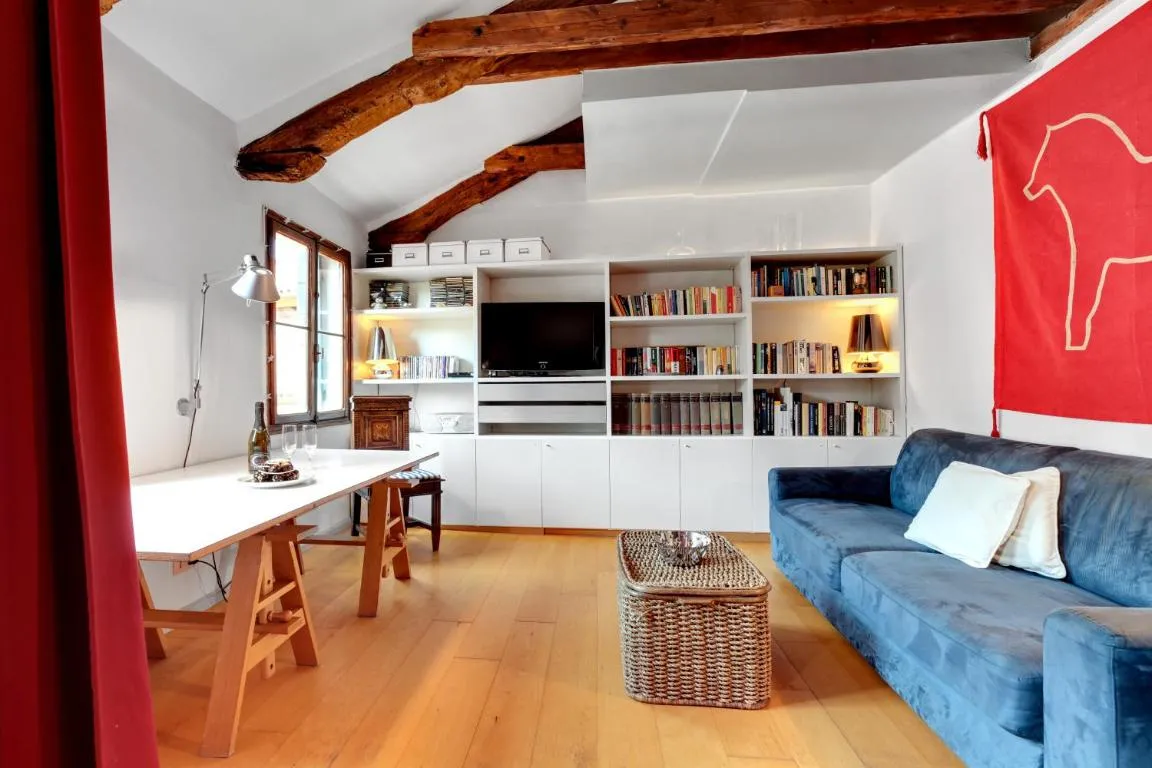 Image of Bragora Smoochy Attic In Venice