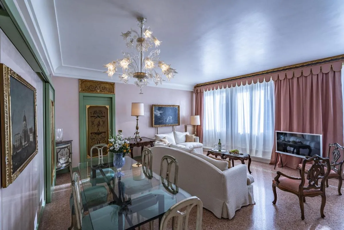 Image 4 of Ca’ Degli Specchi Grand Canal