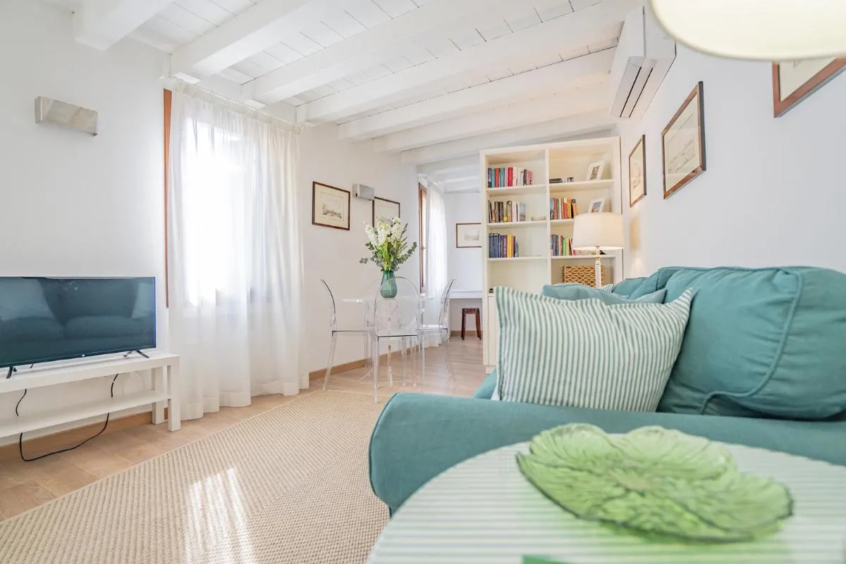Image 4 of Ca’ Dei Musicanti 2 Charming Apt in Cannaregio