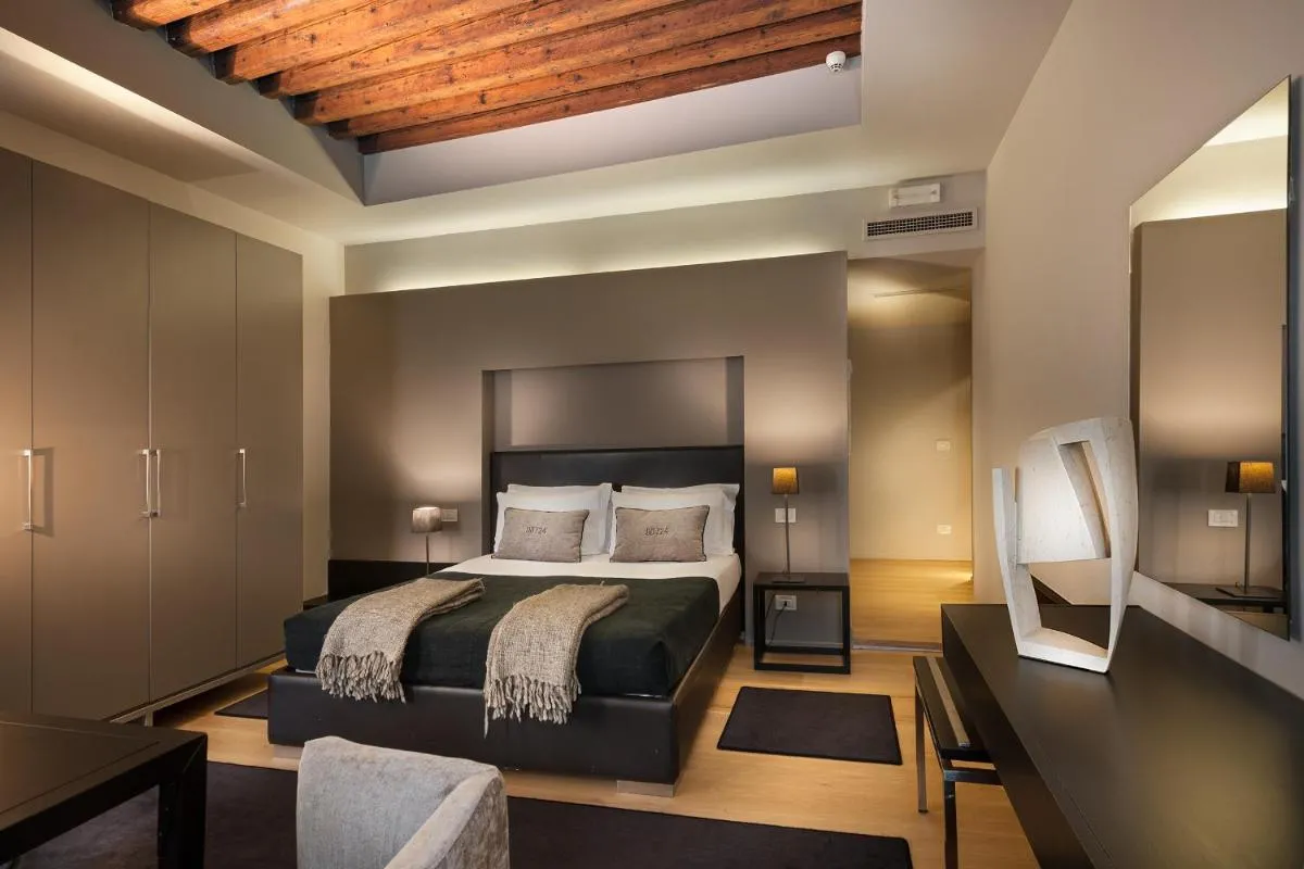 Image 3 of Charming House DD724