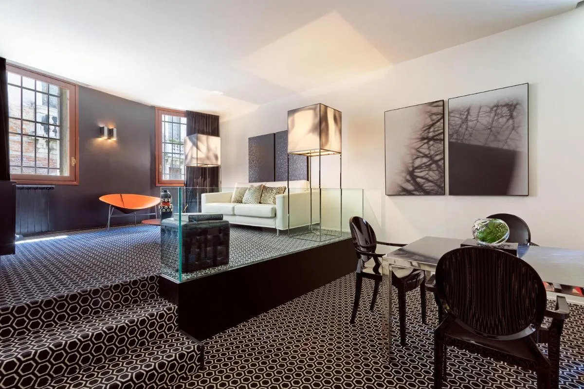 Image 1 of Charming House Iqs