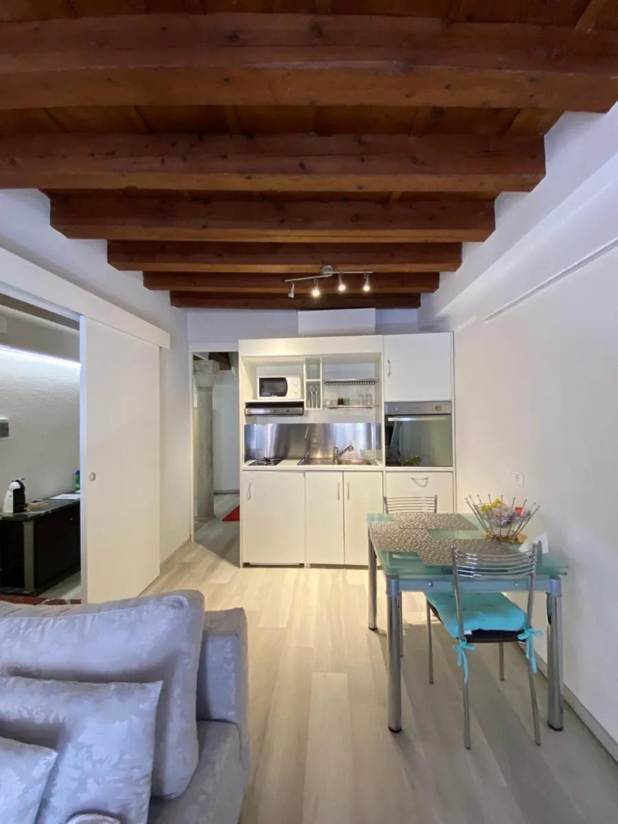 Image 3 of LN HOMES VENICE – San Marco Canal View