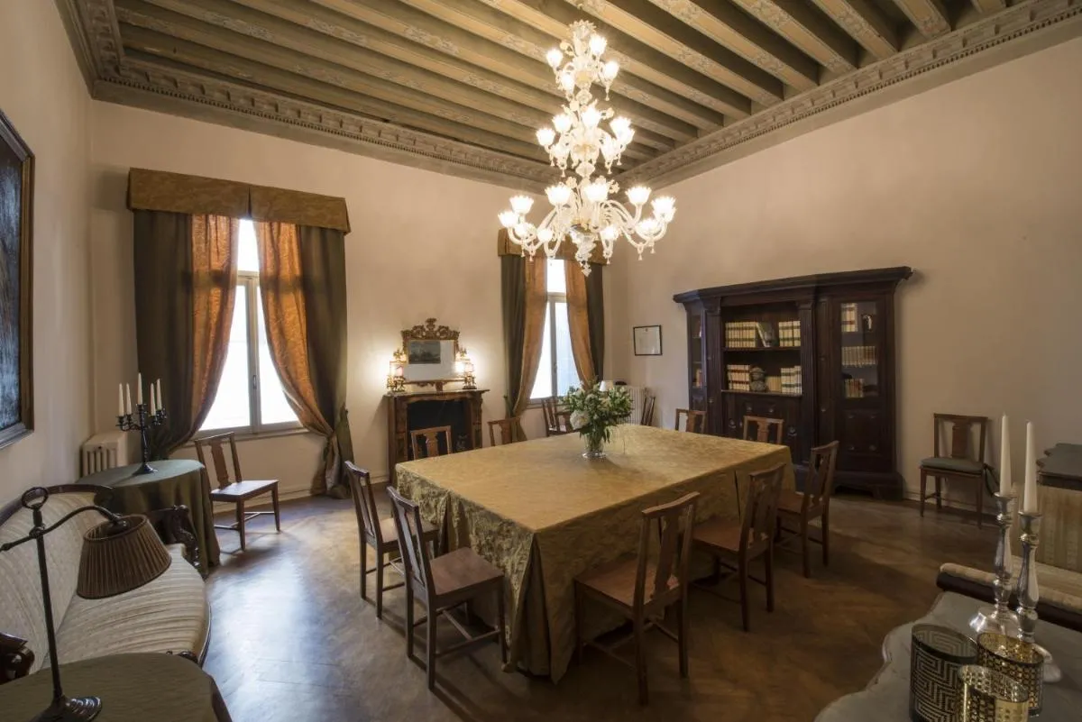 Image 2 of La Residenza 818