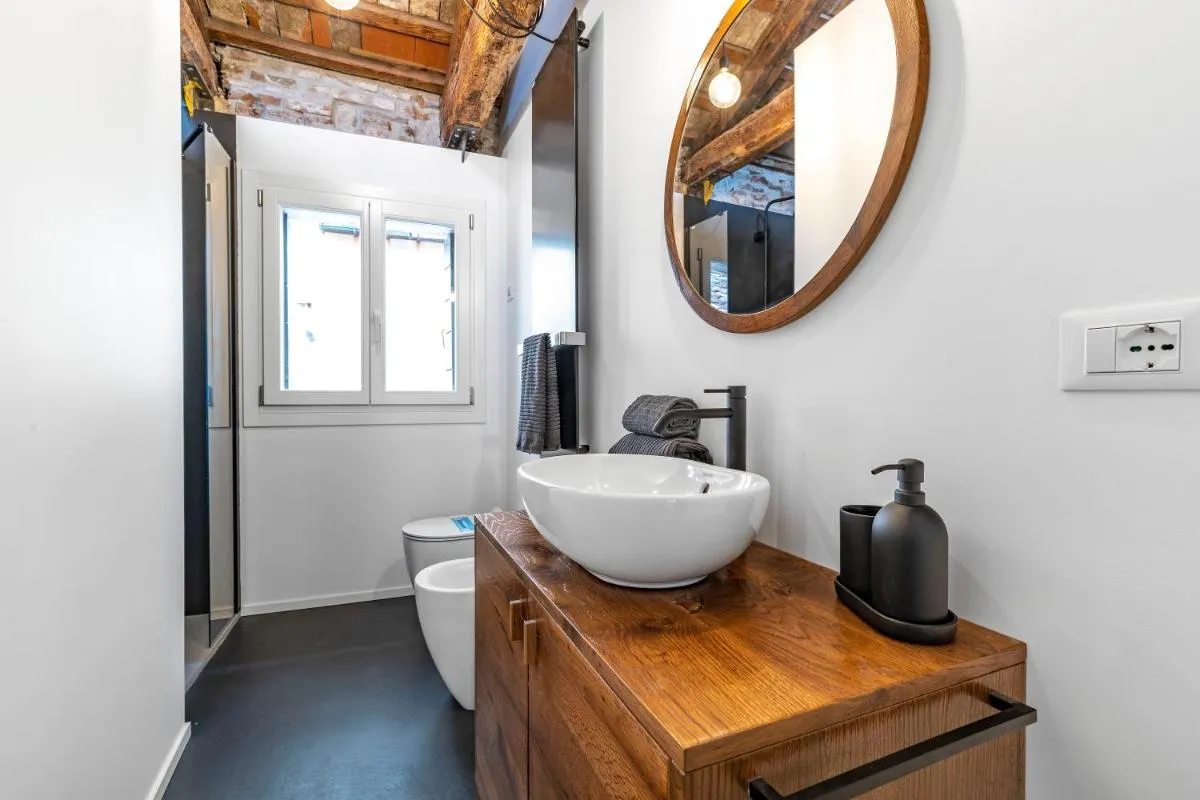 Image 2 of Lilia’s Loft