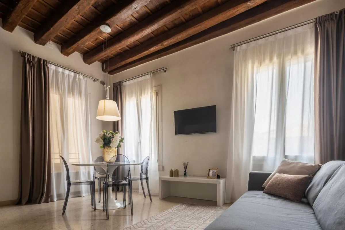 Image 3 of Lion Palace – San Marco R&R