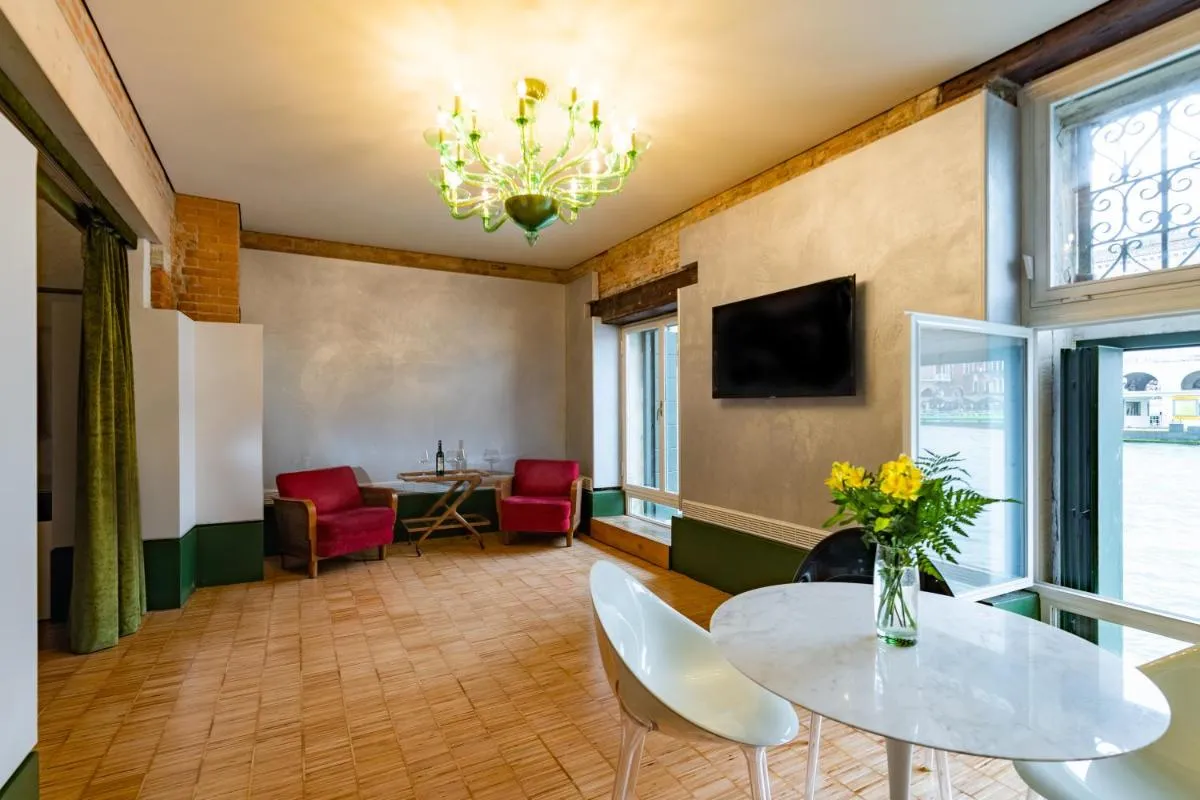 Image 4 of Locanda Leon Bianco on the Grand Canal