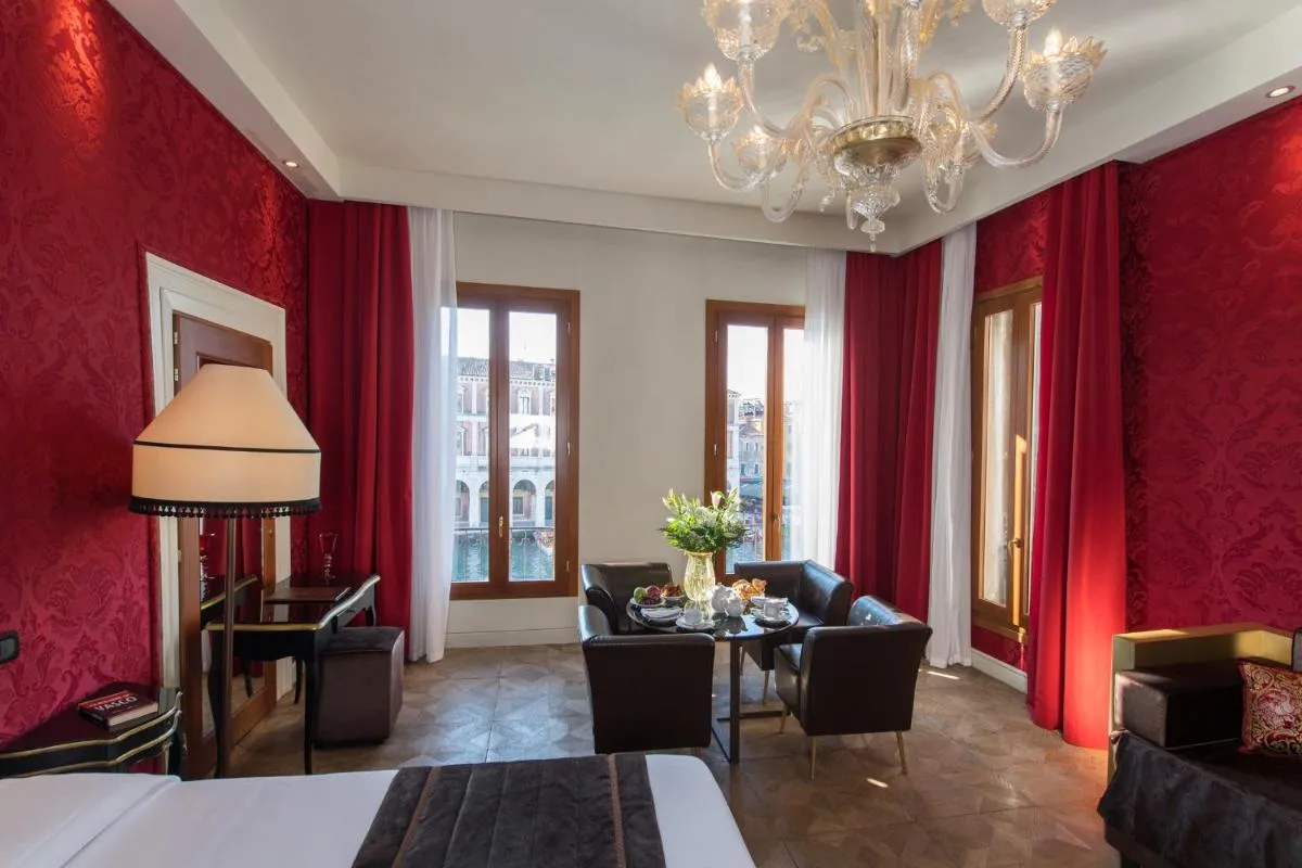 Image 1 of Locanda Leon Bianco on the Grand Canal