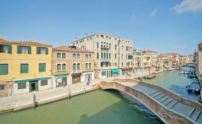 Image 5 of Luxury balcony apartment