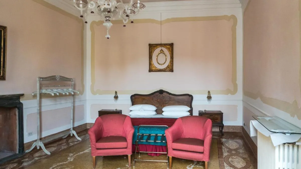 Image 6 of Luxury balcony apartment