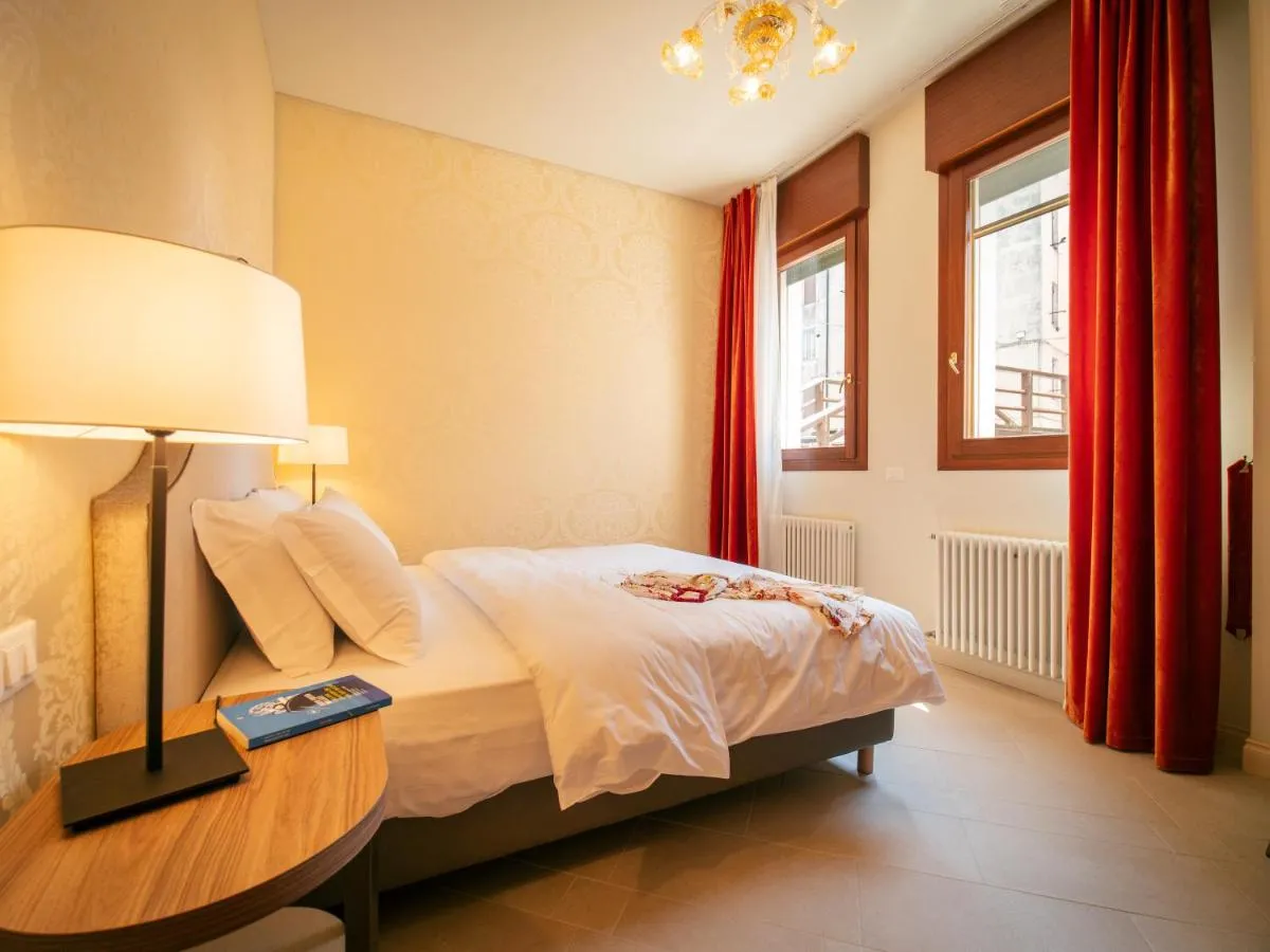 Image 2 of Marea Apartments