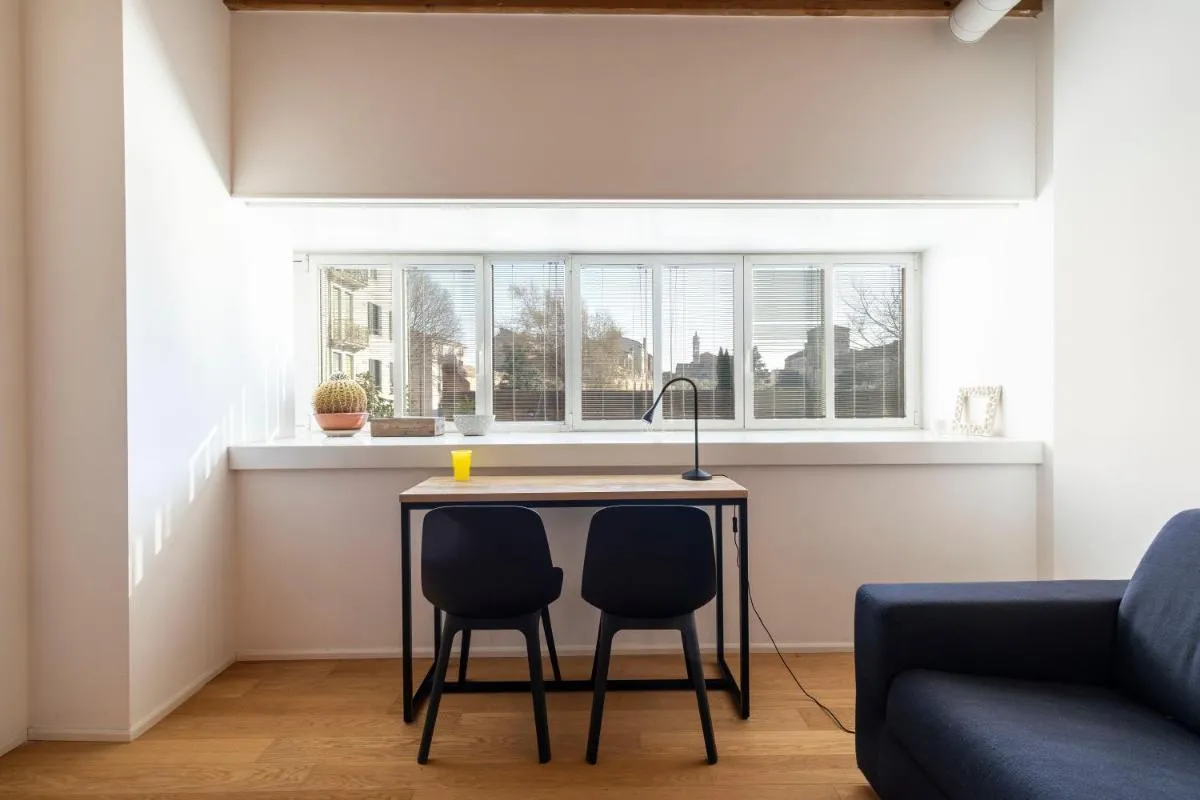 Image 4 of Mel House