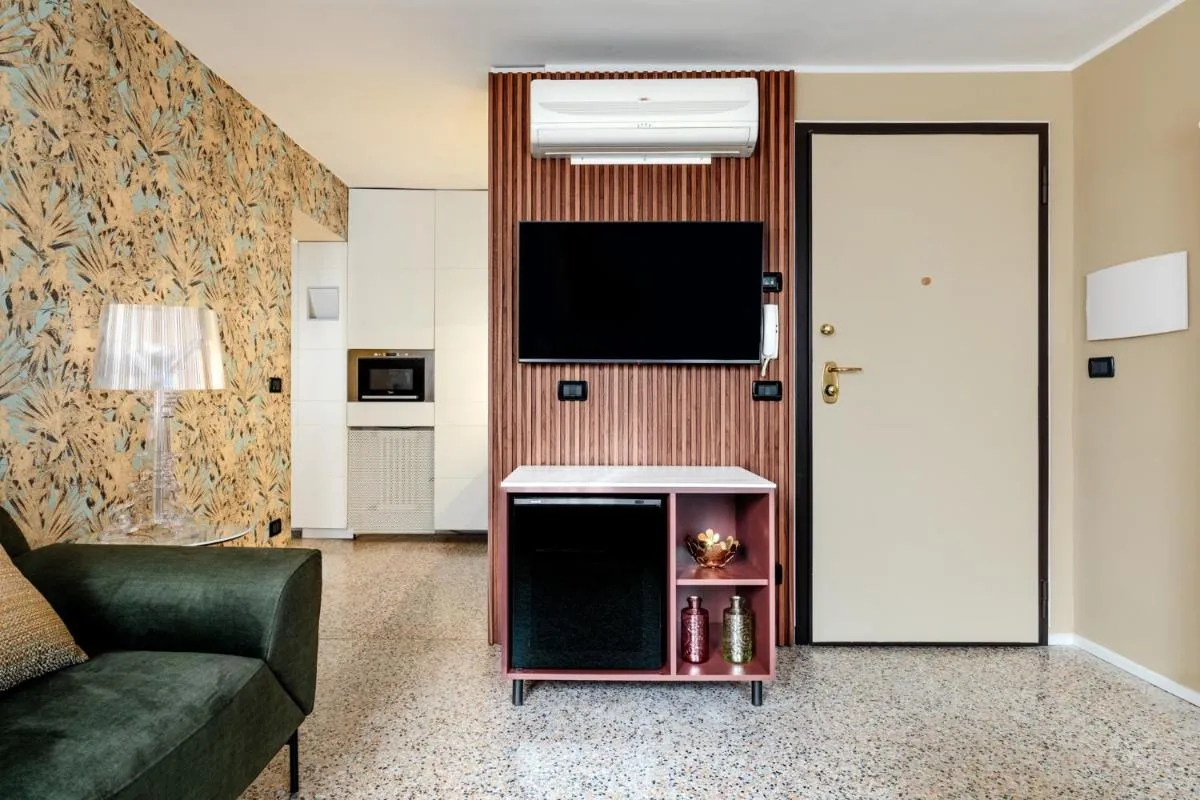 Image 2 of – NEW – Venice Suite San Marco 213