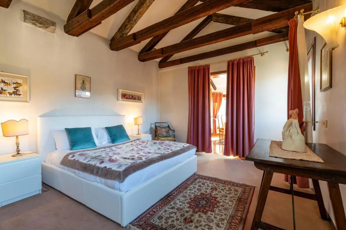 Image 4 of Palazzo Gradenigo