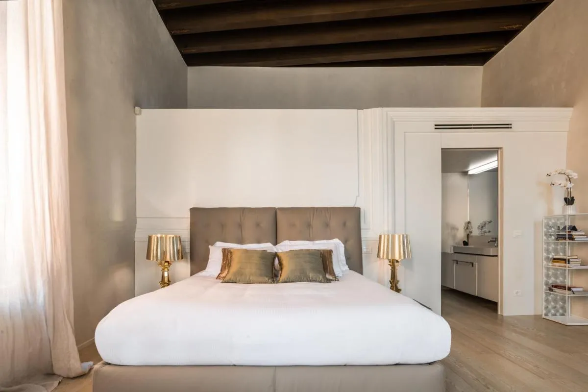 Image 1 of Palazzo Soranzo Noble Floor R&R