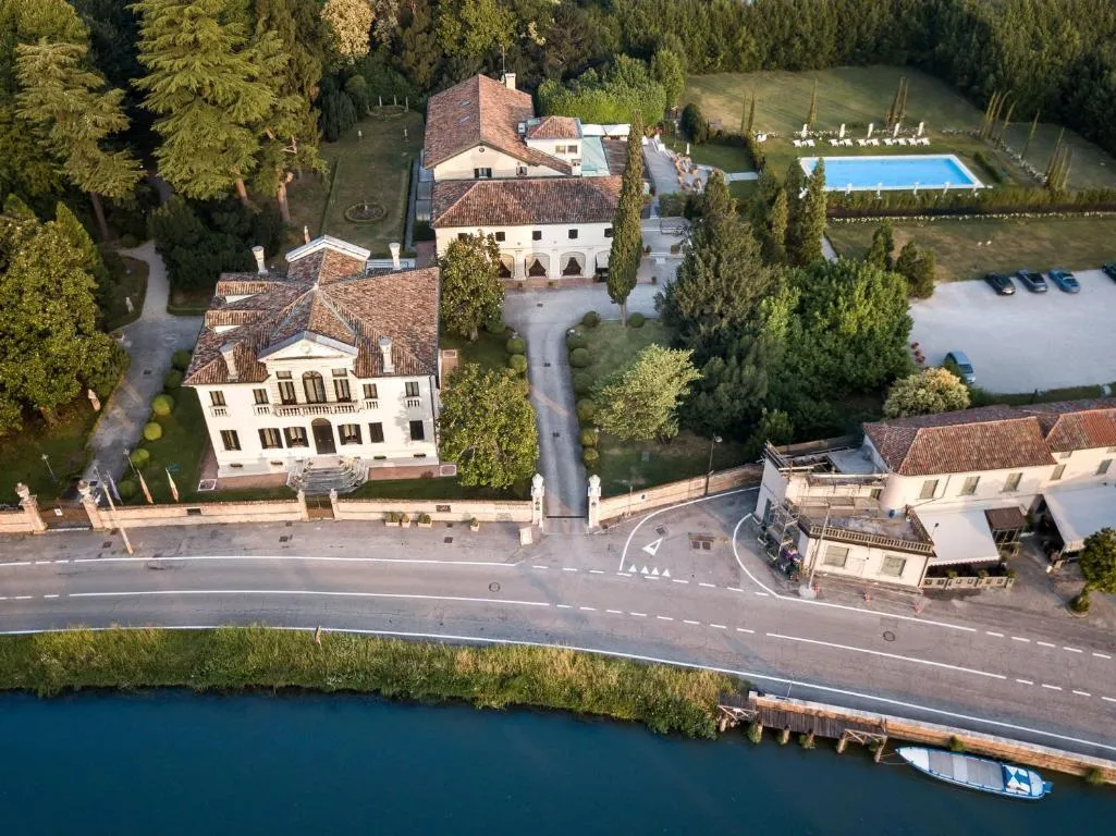 Image of Relais et Châteaux Hotel Villa Franceschi