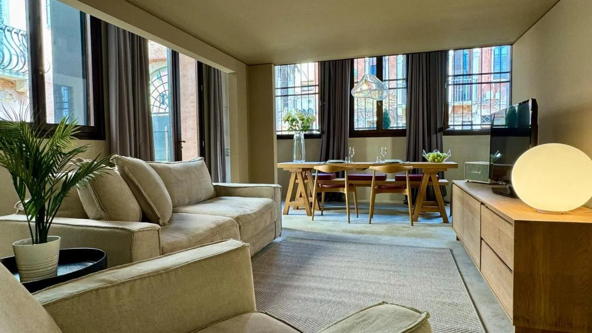 Image 2 of Residence Vendramin Canal View (with terrace)