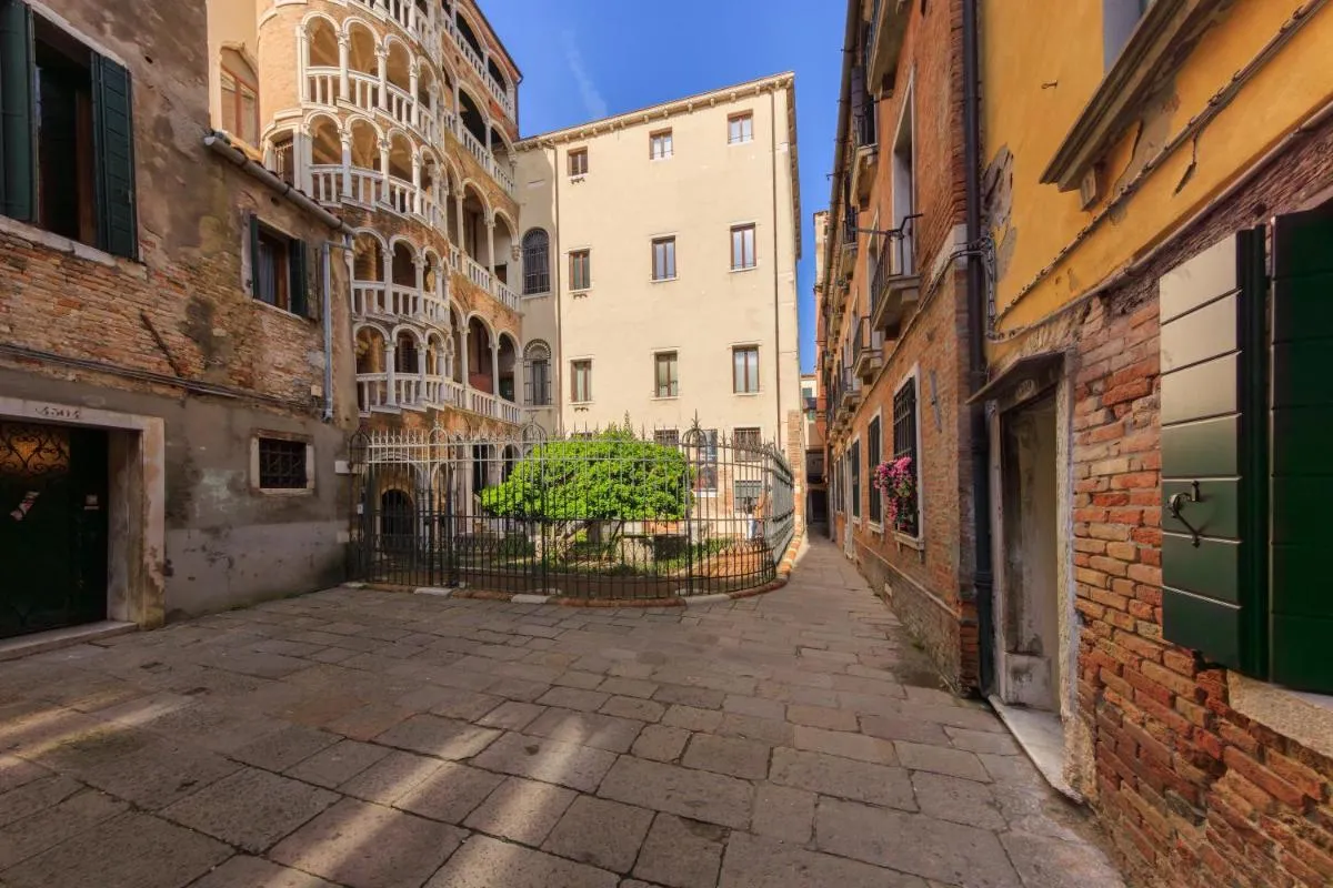 Image 1 of Residenza Scala del Bovolo