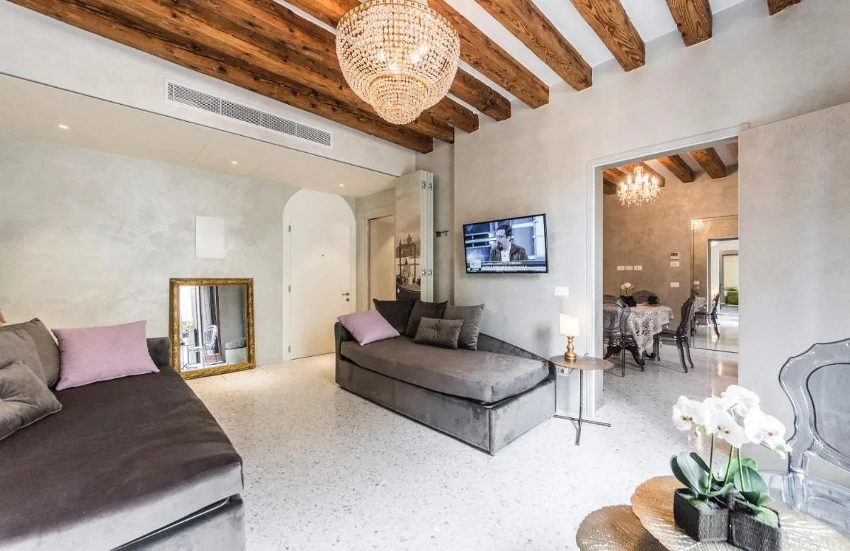 Image 4 of Rialto Luxury Flat