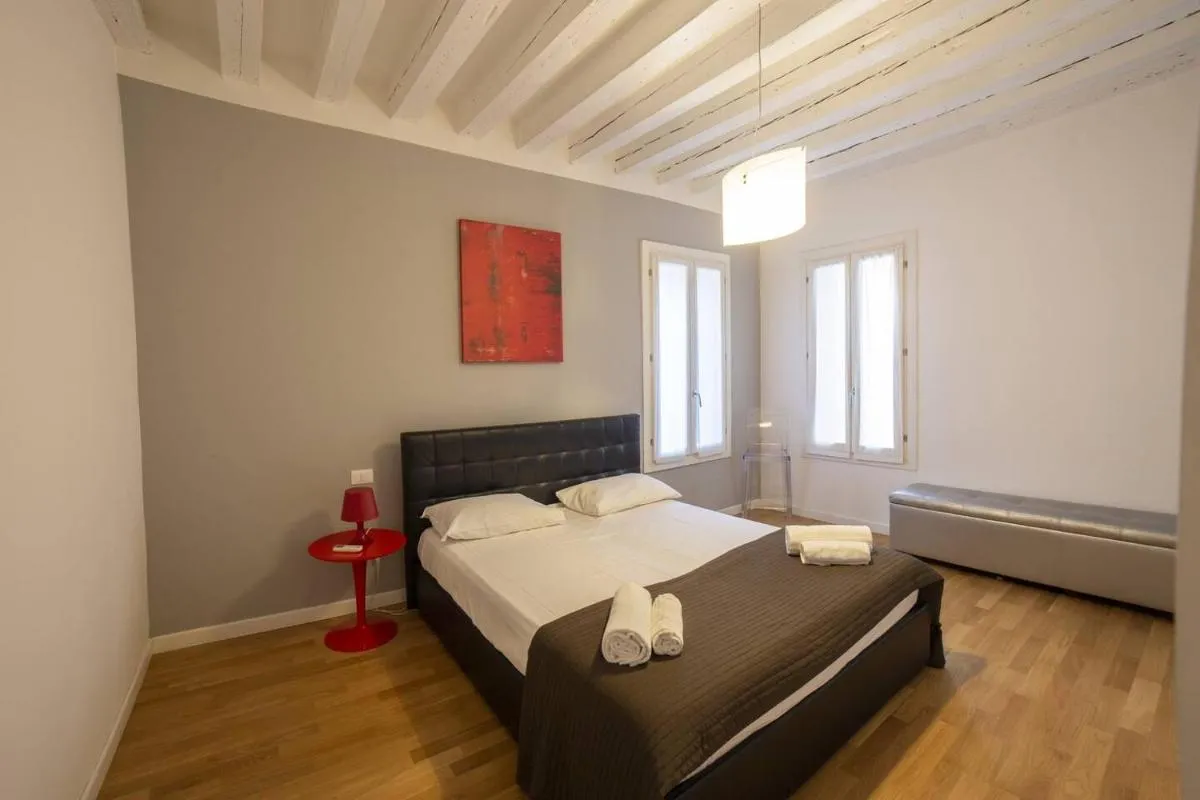 Image 1 of Rialto al Manganer by Venicevillas