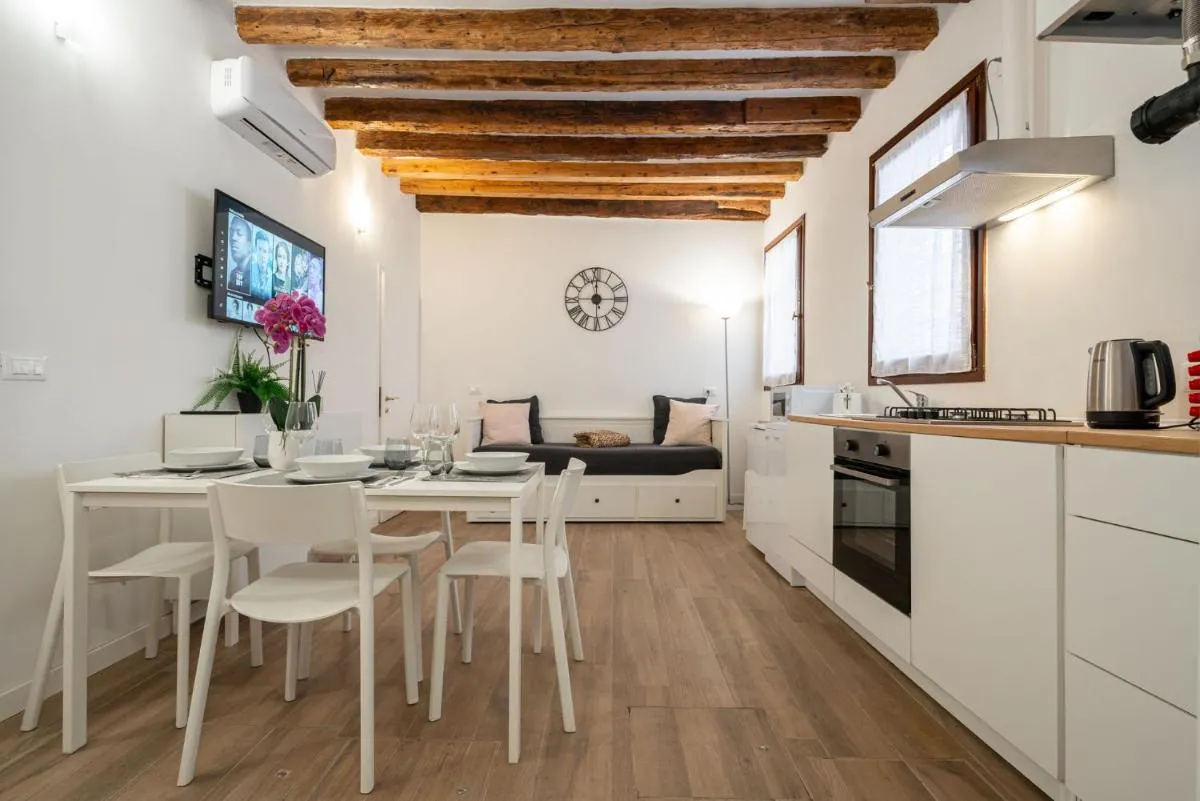 Image 4 of Suite Ravà – San Marco with pool