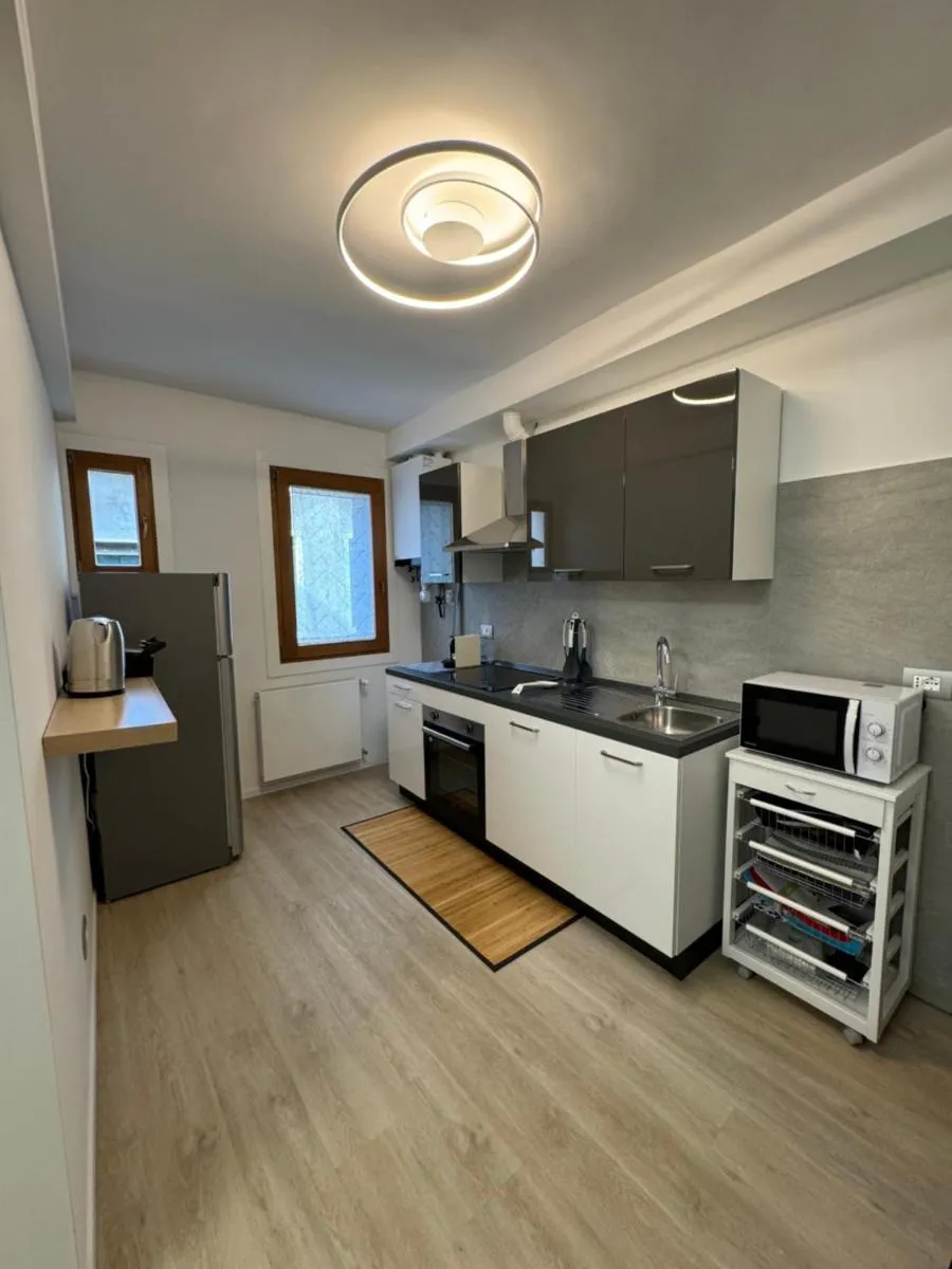 Image 2 of TheGlassHouse