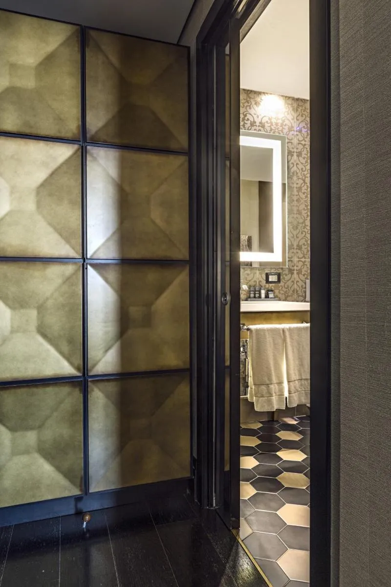 Image 3 of The Venice Times