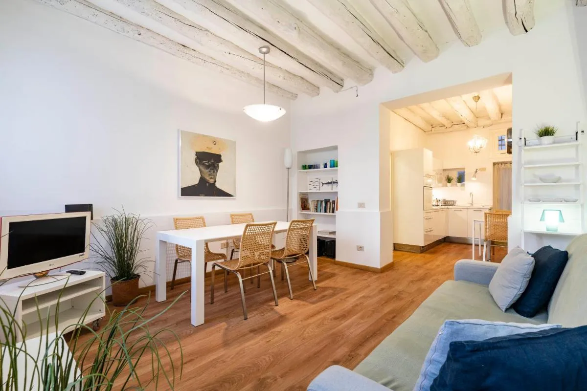 Image 3 of True Venice Apartment