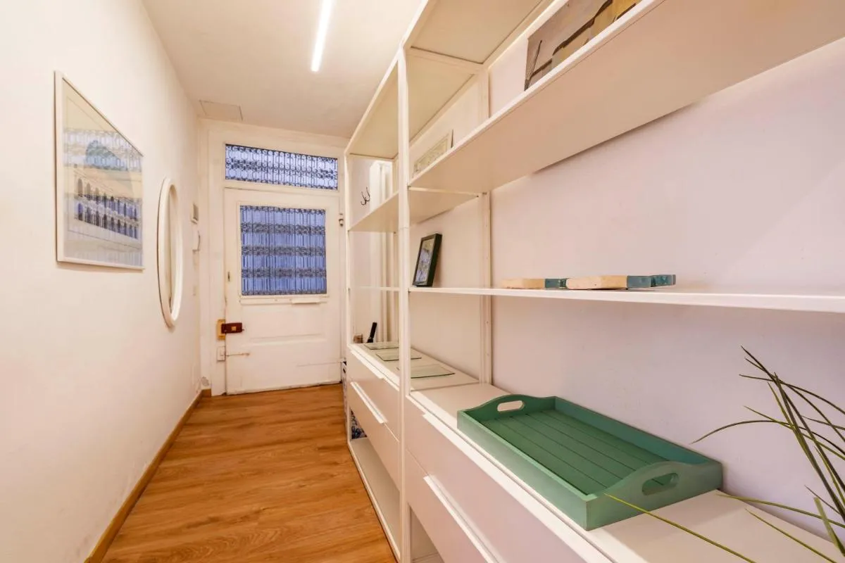 Image 2 of True Venice Apartment