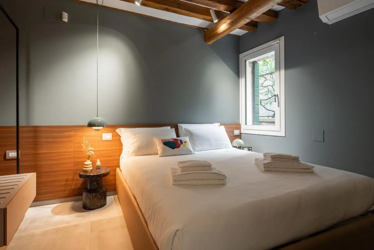 Image 3 of Venice Jewel Canal View by Wonderful Italy