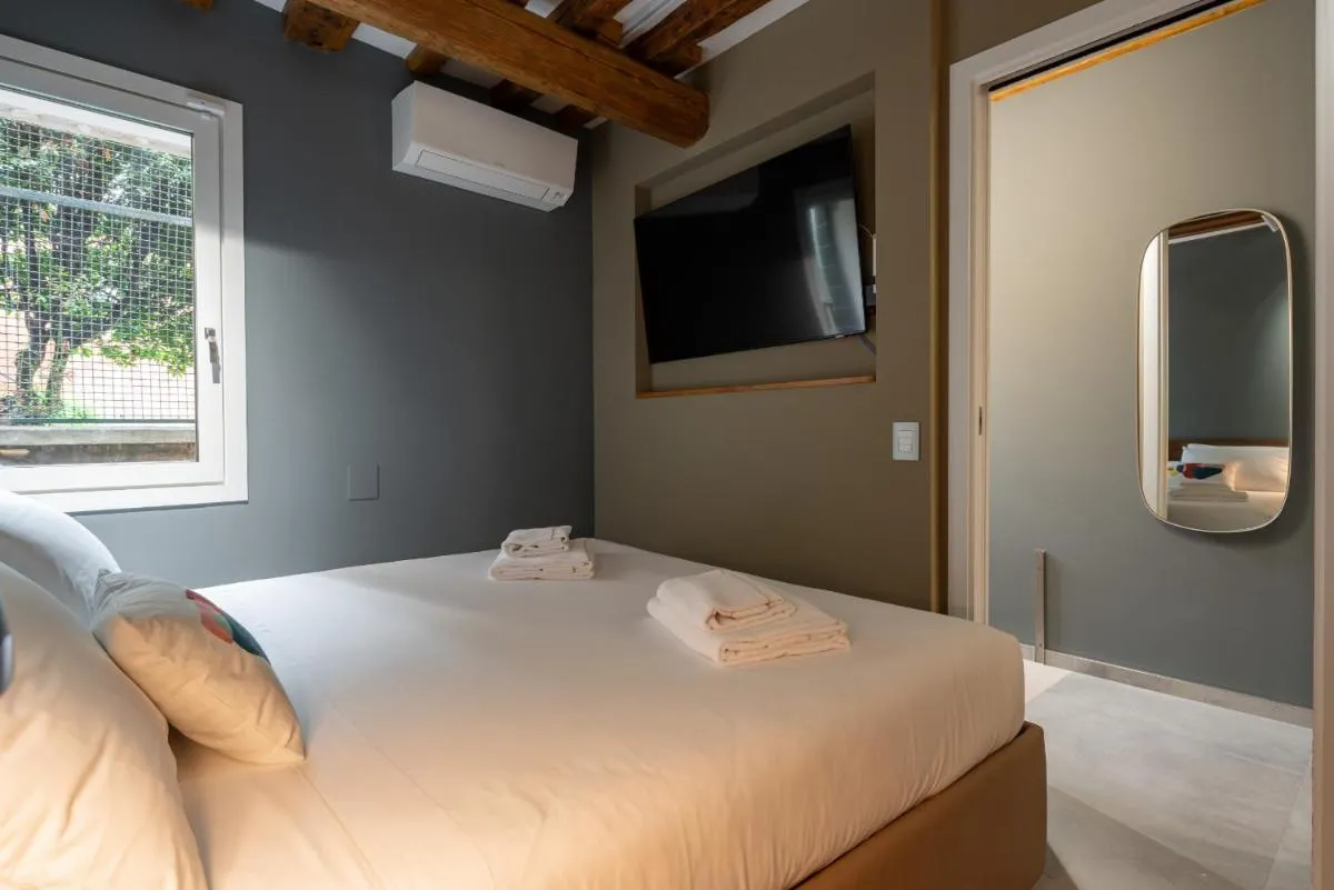 Image 5 of Venice Jewel Canal View by Wonderful Italy