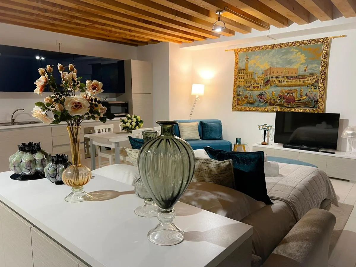 Image 2 of Venice Lucky House