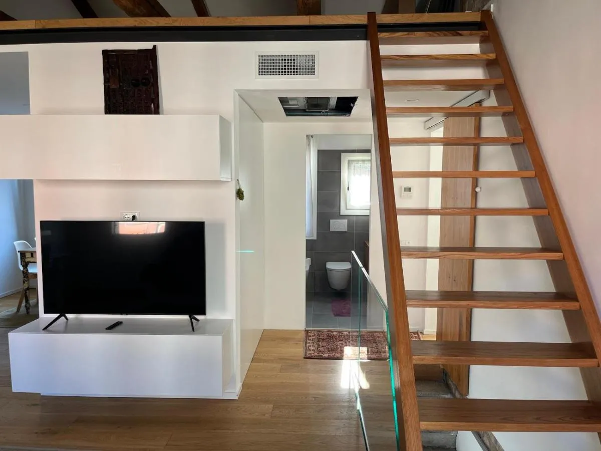 Image 2 of Victoria Studio