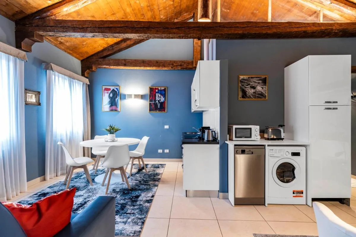 Image 6 of Vivaldi Suites R&R