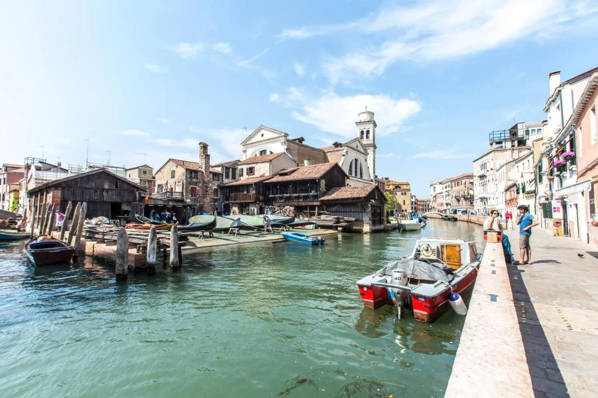 Image 4 of Zattere Design Loft R&R