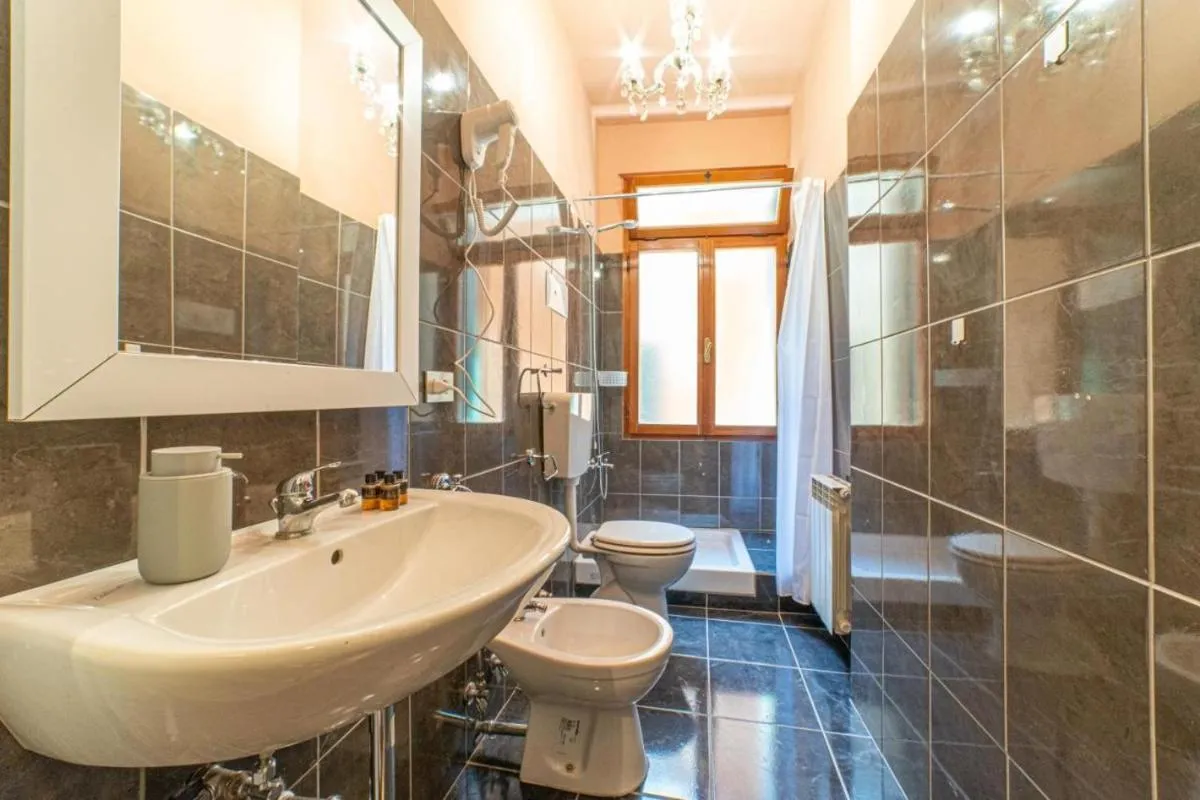 Image 2 of 1 Ramo Grimani