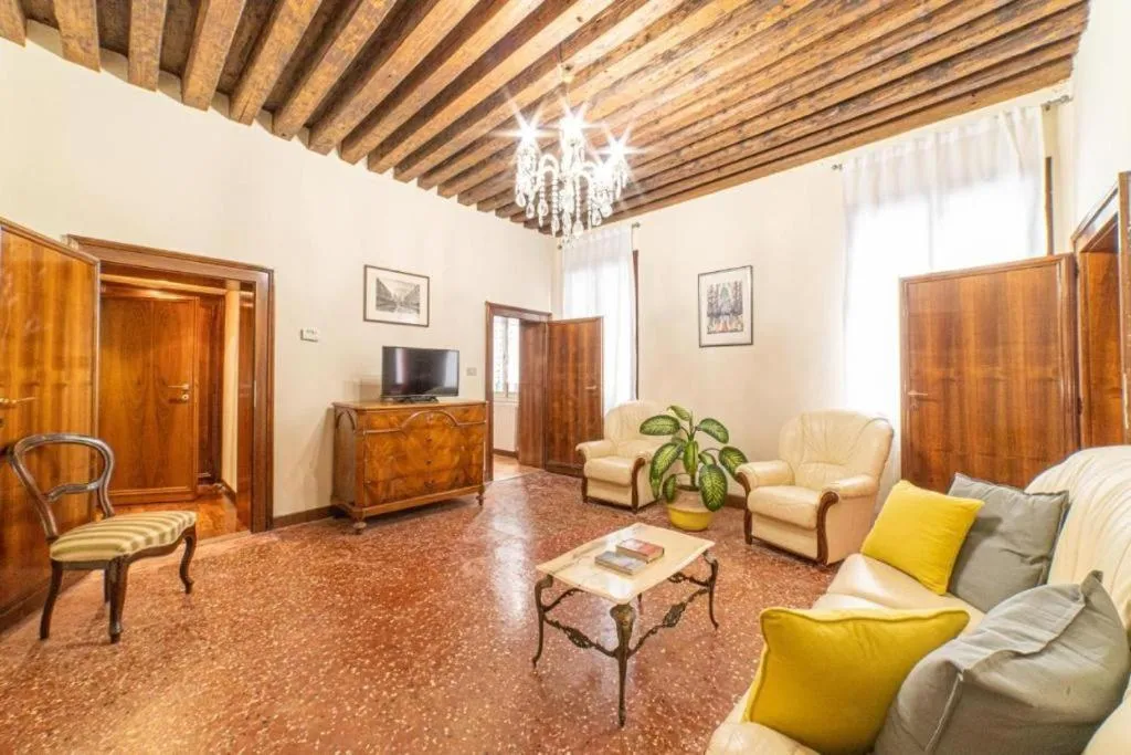 Image 4 of 1 Ramo Grimani