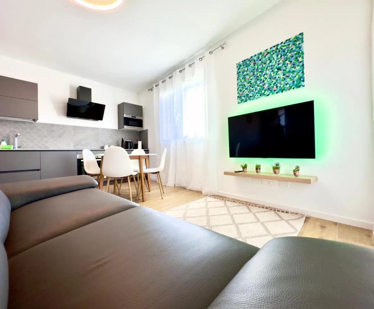 Image 4 of 20 min Venezia Modern Apartament with terrace