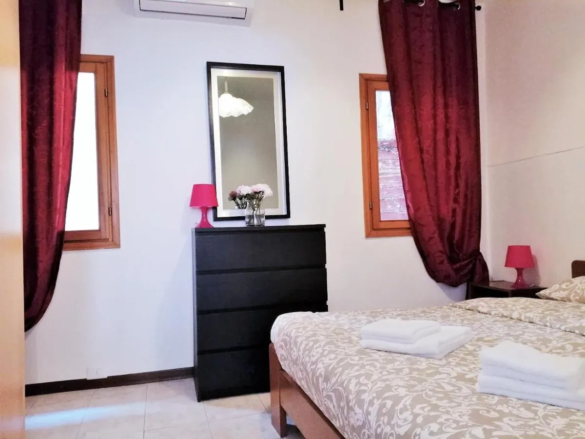 Image 2 of 458 Giardini