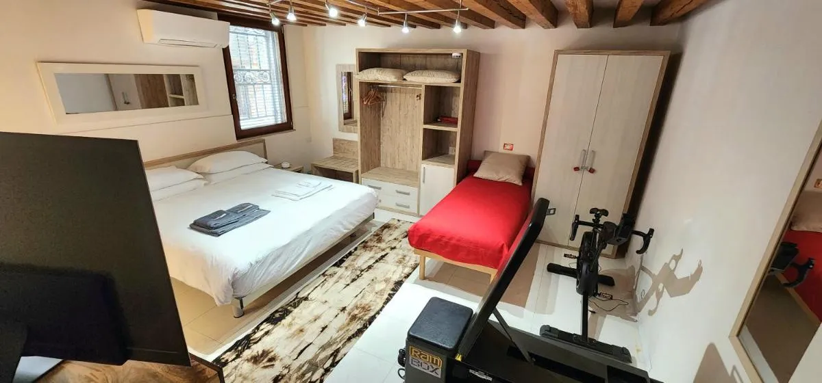 Image 2 of 5 SCHEI DE MONA Best Holiday Apartment with Gym in Venice Cannaregio